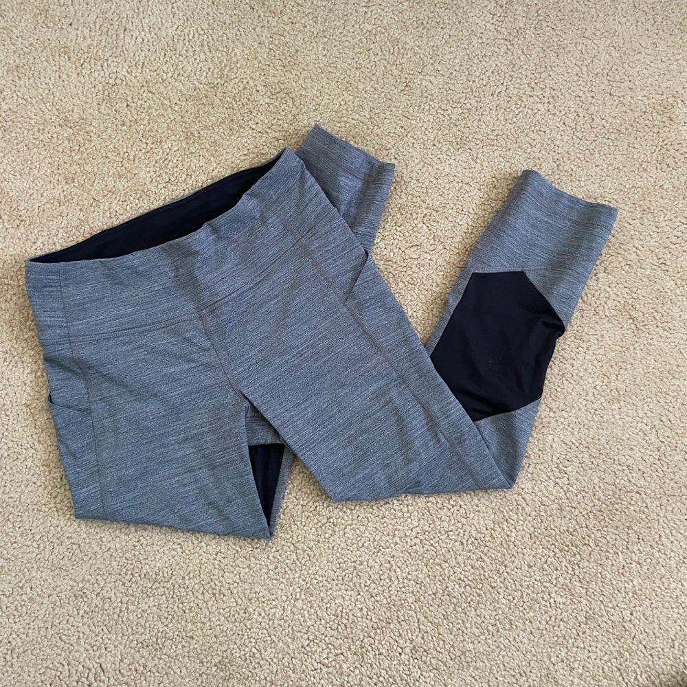 Lululemon Quarter Length Leggings - Size 6